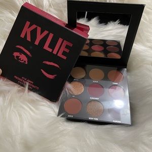 NEW Kylie Jenner The Burgundy Pressed Powder Palette